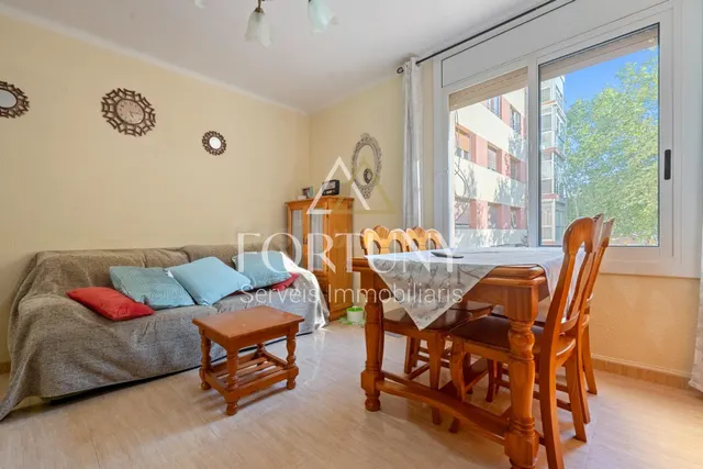 Piso en venta Calle General Moragues, Reus. - foto 4