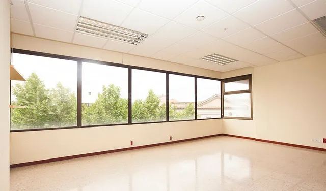 Oficina 61m² en alquiler - Figueres - foto 3