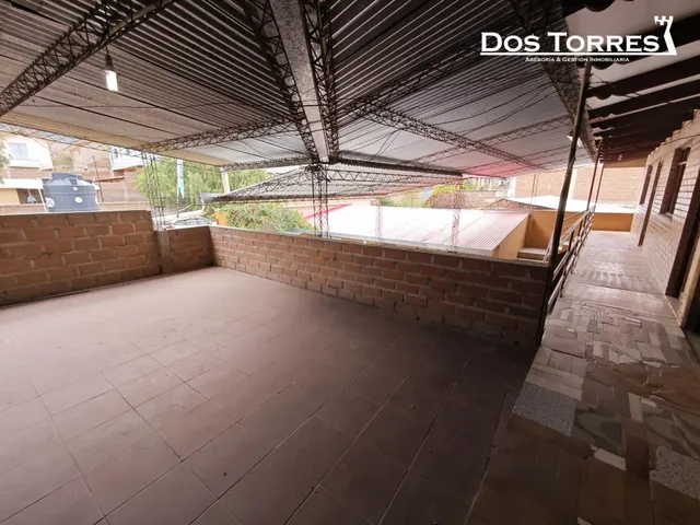 Casa 260m² en venta - Puntiti — 35