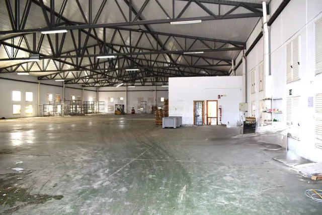 NAVE COMERCIAL EN BULLAS - foto 2