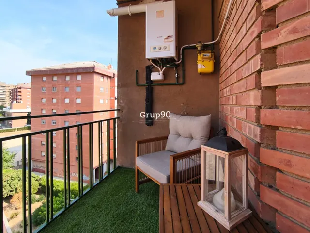 PISO DE 111 M2 TOTALMENTE REFORMADO CON 2 BALCONES JUNTO AL PASSEIG DE RONDA — 32