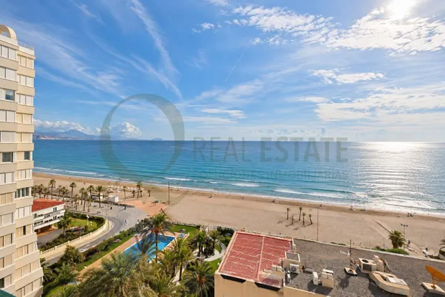 Vistas abiertas al mar y gran terraza en Cabo de las Huertas · 3 dormitorios y 2 baños — 17