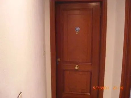 PISO ATICO  DE DOS GRANDES DORMITORIOS, 1 BAÑO, AMPLIO SALÓN, COCINA, TERRAZA DE 19M2, GARAJE Y TRAS — 6