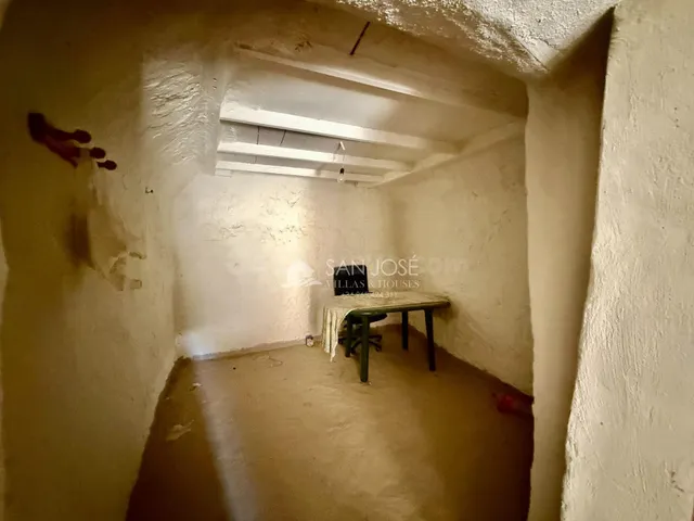Se vende cueva para reformar en la zona de carrefour de Petrer — 3