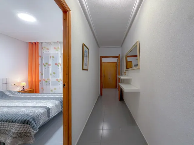 Playa de los Locos! Acogedor apartamento semireformado con ubicación privilegiada, a solo 170 mts del mar — 19