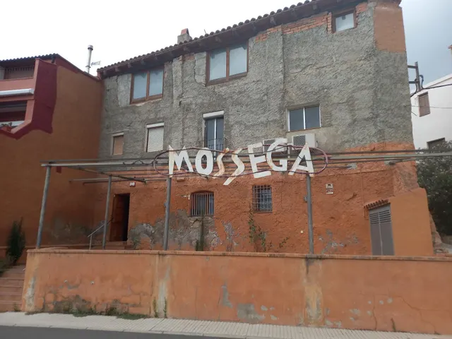 OCASION CAFETERIA RESTAURANTE CON VIVIENDA, BUHARDILLA Y GRA