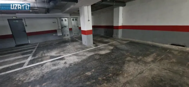 Piso exterior de 4 habitaciones con piscina y garaje — 24
