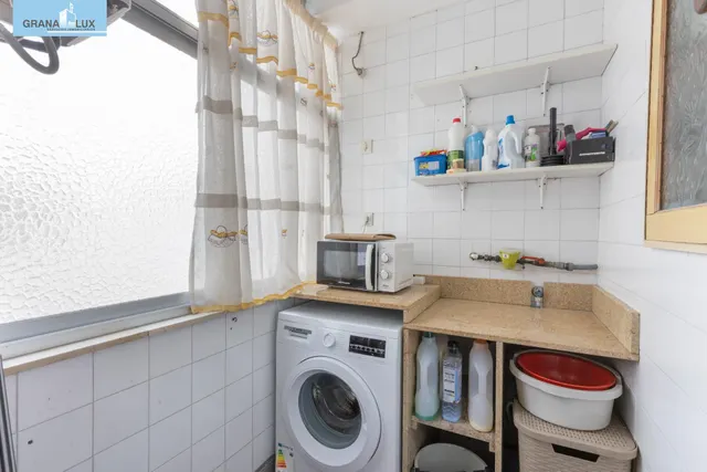 Piso de 3 dormitorios en calle milán, zaidín | muy luminoso y con gran potencial — 23