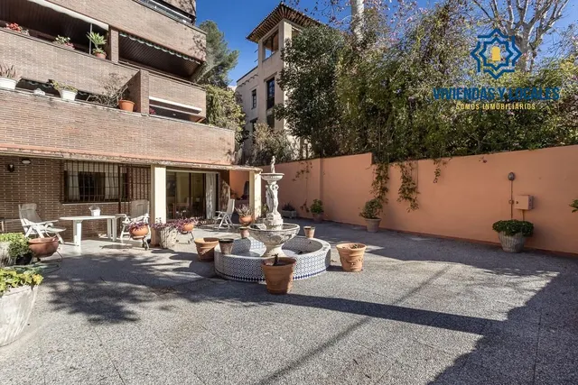 EXCLUSIVO PISO CON JARDÍN PRIVATIVO EN UNA DE LAS MEJORES URBANIZACIONES DE GRANADA — 3