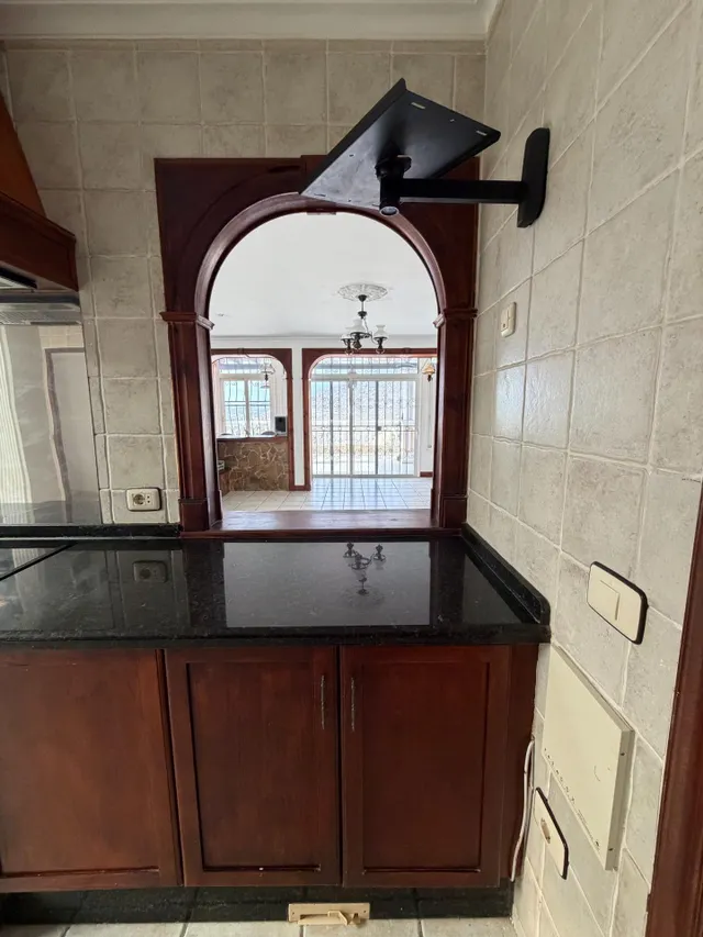 Villa con carácter, piscina privada y vistas al mar en Costa Adeje — 26