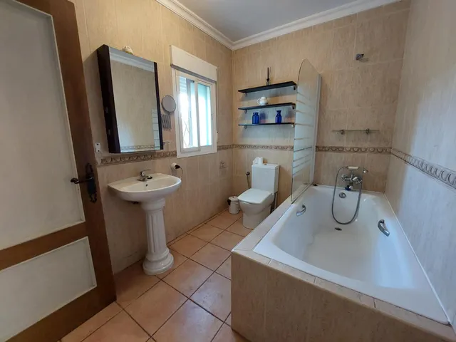 Chalet 6 dormitorios 3 baños, terrazas y piscina en Burjulú. — 43