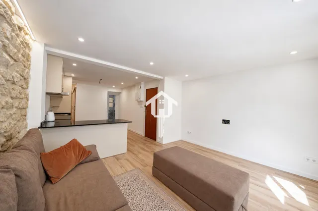 Entreplanta totalmente reformada con 2 patios en exclusiva en zona benalúa de Alicante — 11