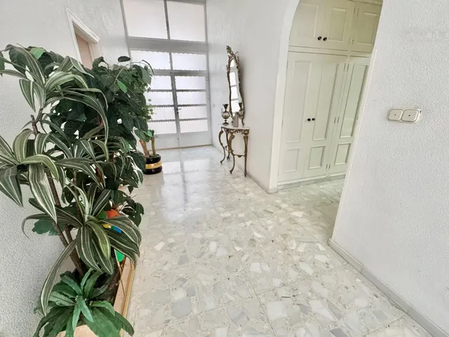 INCREIBLE CHALET PARA VIVIR EN REDOVAN CON GARAJE PARA 4 COCHES,  5 DORMITORIOS.... PARCELA ALREDEDOR DE LA CASA. POR TAN SOLO 250.000€ ¡¡VISITELA!! — 25
