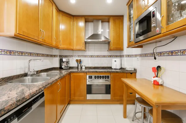 Adosado “Dos en Uno” con apartamento independiente. — 8