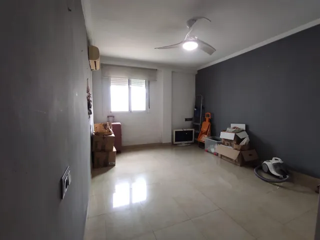 Se vende piso de 2 habitaciones con balcón y ascensor — 26