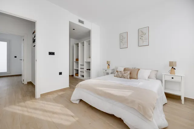 Villa moderna de 3 dormitorios con piscina privada en Aguas Nuevas, Torrevieja — 39