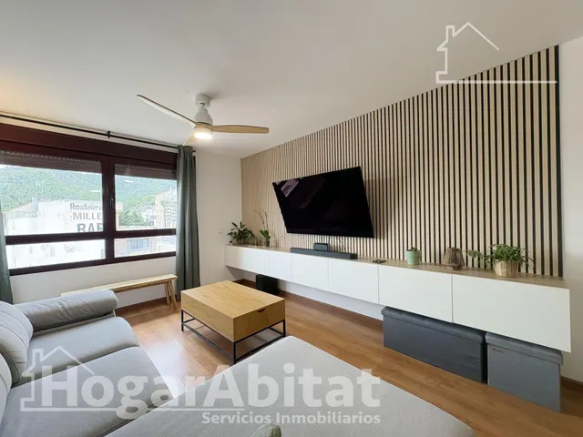 ¡Hogar de lujo! Amplio, sofisticado y reformado, con patio y garaje, todo amueblado — 47