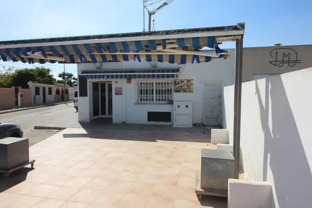BAR CON TERRAZA EN SANTIAGO DE LA RIBERA — 12