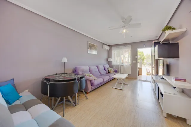 Bungalow de dos dormitorios y piscina comunitaria en Orihuela Costa — 22