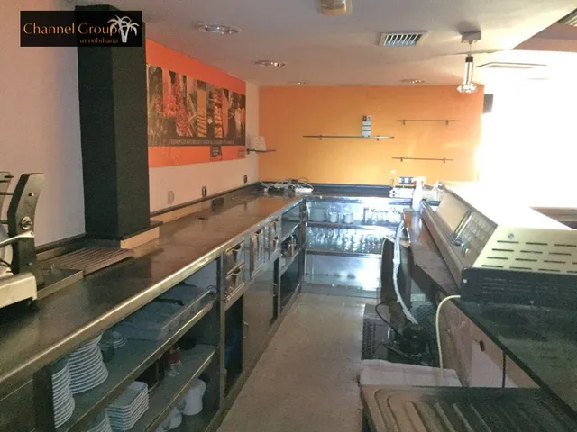 SE VENDE O TRASPASA BAR — 6