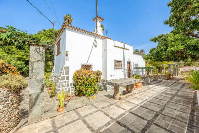 Casa con encanto en tafira, amplia parcela y construcciones auxiliares — 18