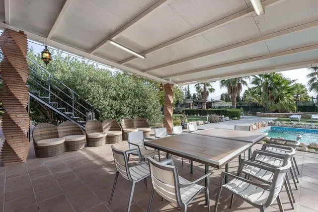 Chalet independiente con pozo propio y placas solares — 2