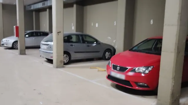 Parking 13m² en alquiler - Casc Antic — 6