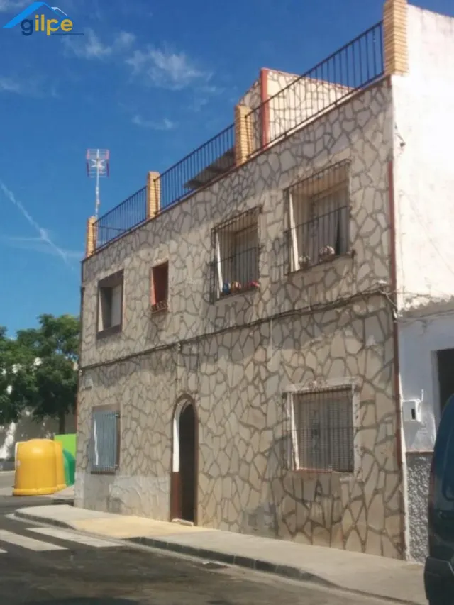 PLANTA BAJA, 3 DORMITORIOS Y 1 BAÑO