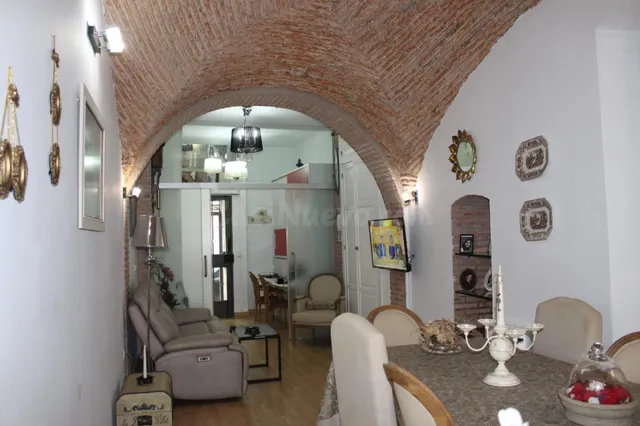 Preciosa casa reformada en el centro. - foto 2