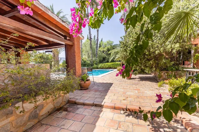CHALET EN LOS DOLORES — 8
