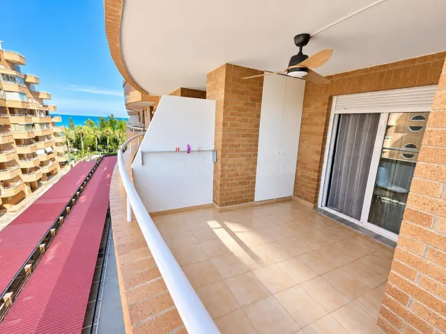 Precioso Apartamento Reformado en Primera Línea de Playa Amp - foto 3
