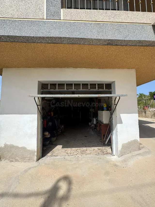 PARCELA DE MÁS DE 12.000 M2 CON CASA CONSTRUIDA Y ZONA DE BA - foto 2