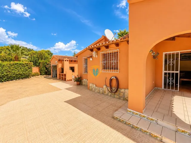 Encantador Chalet en Colonia Escandinavia, Alfaz del Pi — 8