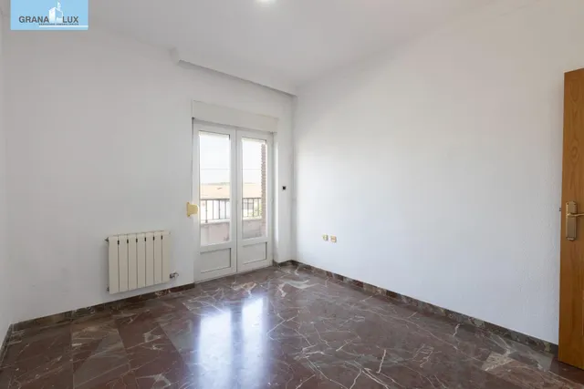 Casa en esquina en venta en Las Gabias — 34