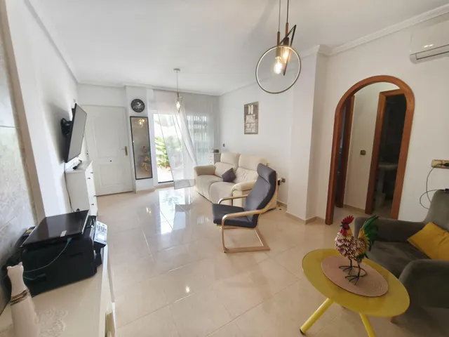 Apartamento de 2 dormitorios 1baño en Orihuela Costa (Alican - foto 3
