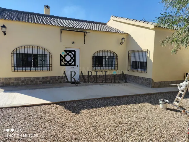 ////GRAN CHALET HIPOTECABLE EN LA CARLOTA//// - foto 4