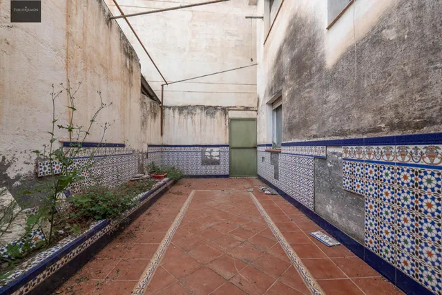 SE VENDE CASA CON UNA PARCELA DE 518 m2 (EN EL CENTRO DE LOS OGÍJARES). — 18