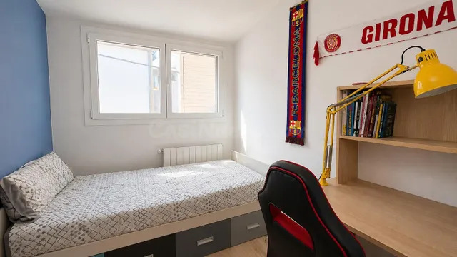 Casa con dos viviendas independientes y garaje en Llançà — 11