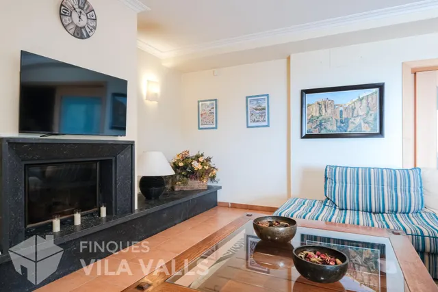 Villa de lujo con piscinas y finca de 6 ha en Sant Feliu de Codines — 21