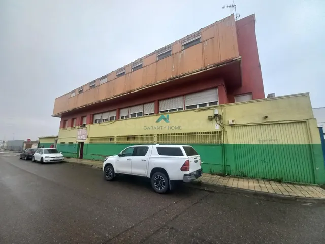 Oportunidad de Inversión: Hostal en Venta en Tudela — 2