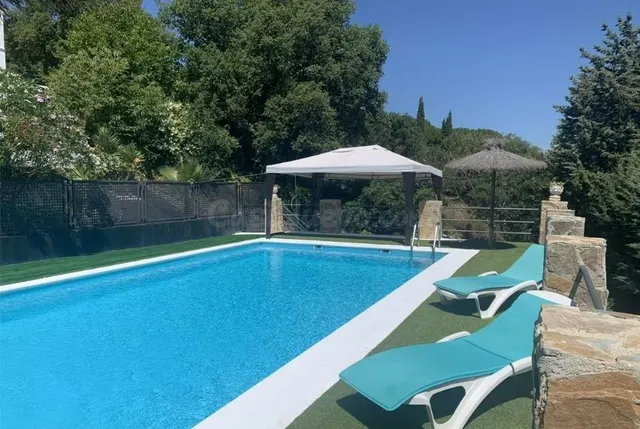 Enorme casa con piscina - foto 3