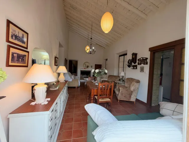 Acogedora casa de planta baja con jardín mediterráneo, patio soleado y gran garaje privado en Las Palas — 22