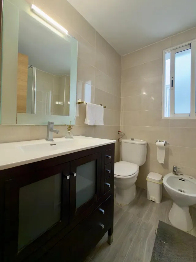 ¡Estrena tu nuevo hogar en Granada: recién reformado, totalmente amueblado y listo para entrar a vivir! — 16