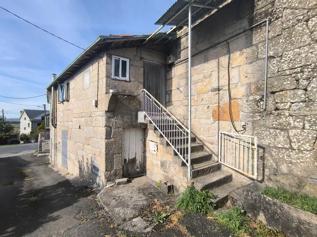 Casa de piedra con reforma parcial, huerta y pozo – a 10 km. - foto 4