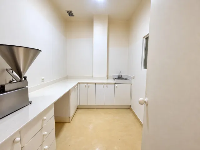 Local comercial, en alquiler, con gran visibilidad en tablero bajo — 9