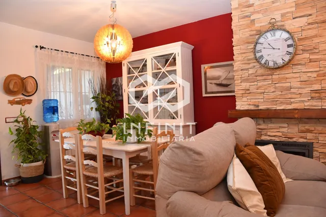 Una casa que impresiona por fuera y enamora por dentro... ¡IMAGINA TUS VERANOS AQUÍ! Piscina, barbacoa, pérgola y zona chill out — 13