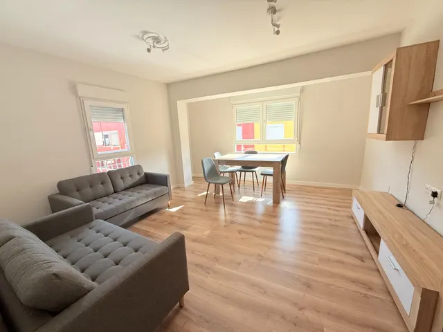 TOTALMENTE REFORMADO  A ESTRENARE, PISO EN BUENA ZONA,   EXTERIOR, MUY LUMINOSO. — 7
