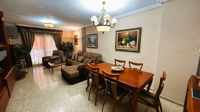 Amplio piso de 4 dormitorios con terraza, garaje y trastero  - foto 5