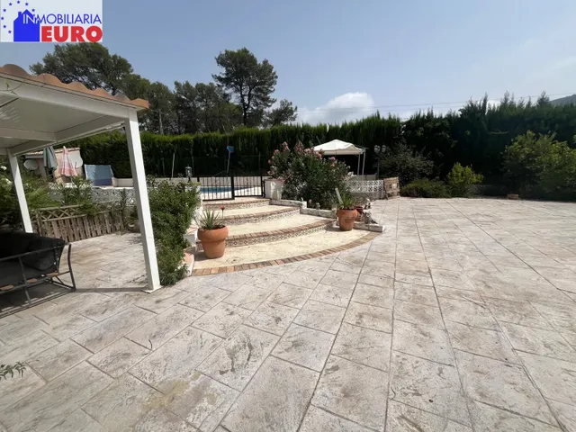 ESPECTACULAR CHALET CON PISCINA Y BARABACOA EN PLA DE CORRAL - foto 4