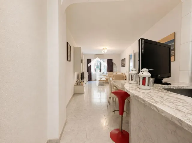 Espectacular piso de 3 habitaciones con patio y aire acondicionado en zona campoamor de Alicante — 19